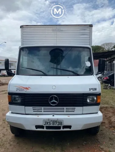 Caminhão a venda