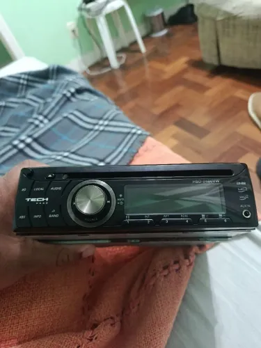 Rádio automotivo