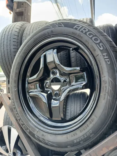 Vendo jogo Roda Gm aro 15 com os pneus/ 195./50