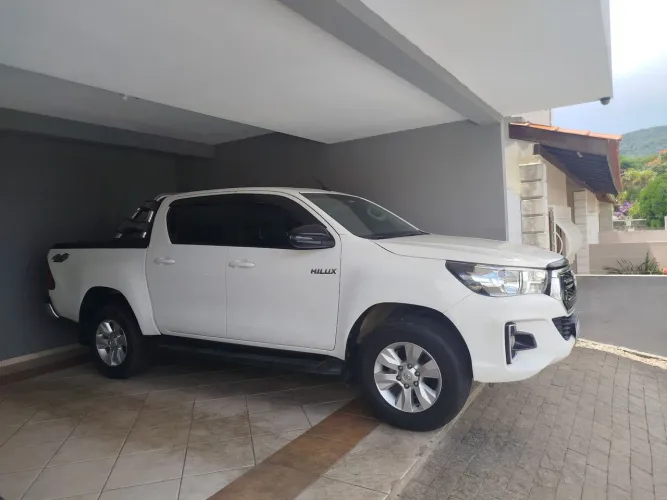 Toyota Hilux CD SR 4X4 2.8 TDI Diesel Aut. 2019