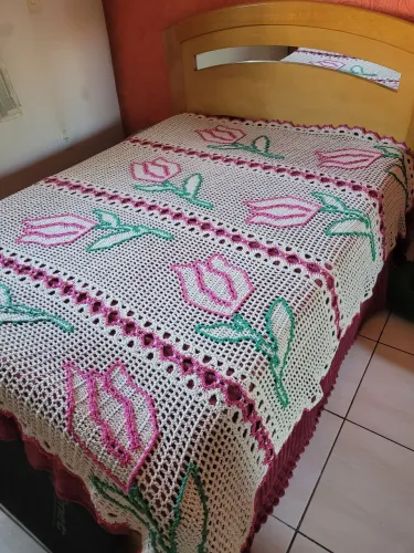 Colcha de crochê barbante
