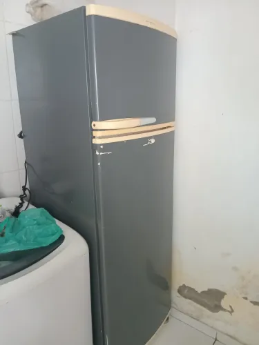 Geladeira estragada