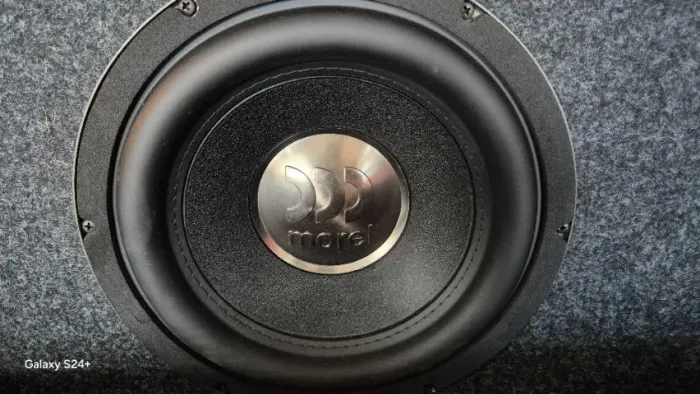 Caixa selada subwoofer 10' Moreo 2 meses de uso ainda na garantia..