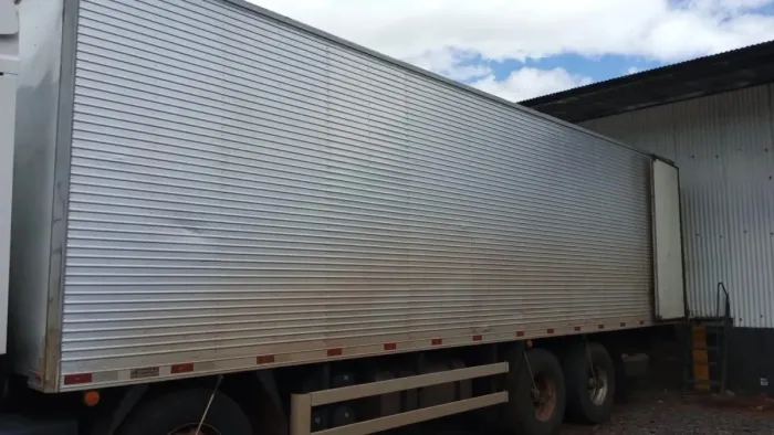 furgão ibiporã carga seca modelo 2014 para caminhão