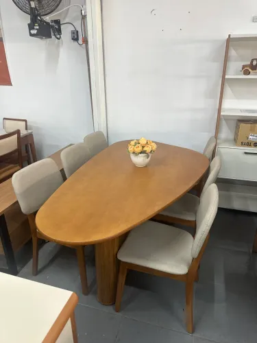 Mesa madeira orgânica
