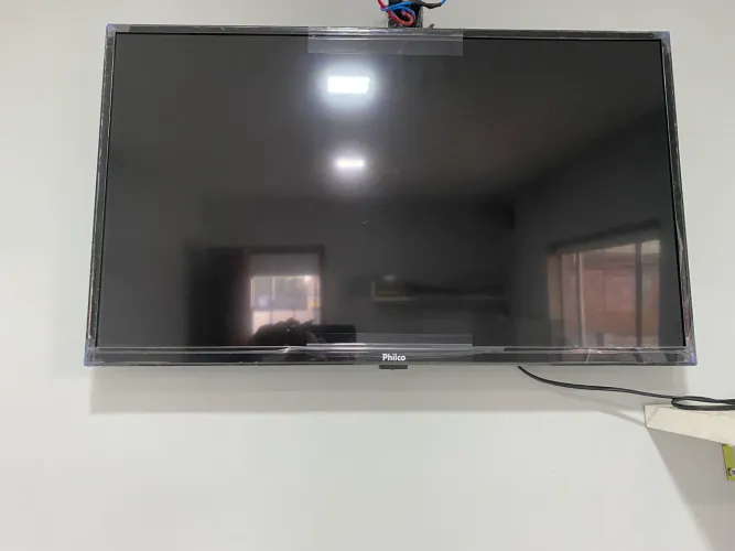 TV Philco 32 polegadas NOVA com TV Stick