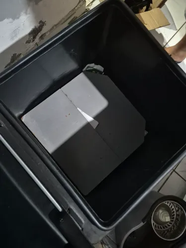 Vende-se baú para moto 130 Litros