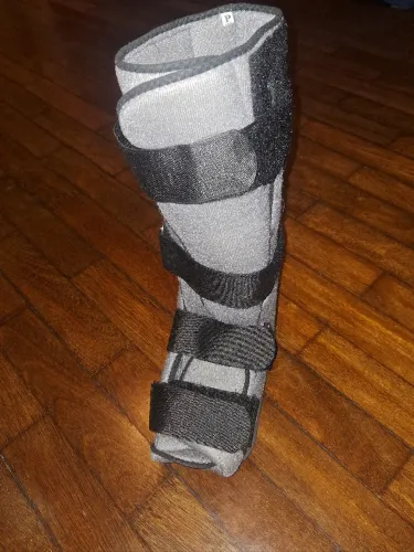 Bota ortopédica tamanho P 34 a 38 otimo estado marca Salvape. Conforto para seus pés!