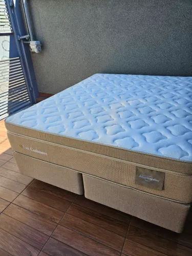 Cama Box Queen SEMINOVA!