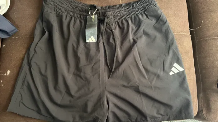 Short Adidas original nunca usada