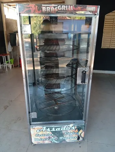 Máquina de assar frango giratória
