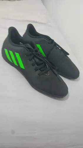 Chuteira Adidas deportivo 3