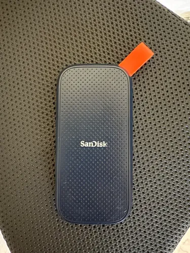 SSD Portátil SanDisk 2TB - Modelo SDSSDE30-2T00 - Excelente Estado