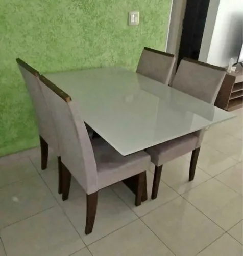 Conjunto Mesa retangular e 4 cadeiras sala jantar