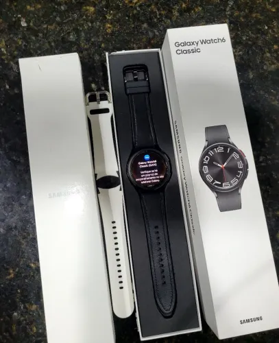 Smartwatch Samsung Galaxy 6<br>Classic, Pouco uso preto, com caixa<br>e pulseira extra
