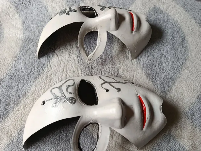MASCARAS ARTESENAL POR 20 REAIS AS DUAS DESAPEGO DE MUDANÇA RAPIDA