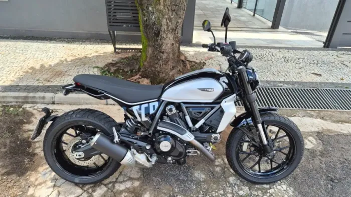DUCATI SCRAMBLER ICON 800CC (437 km)