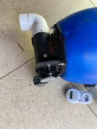 Alimentador automático com temporizador para animais