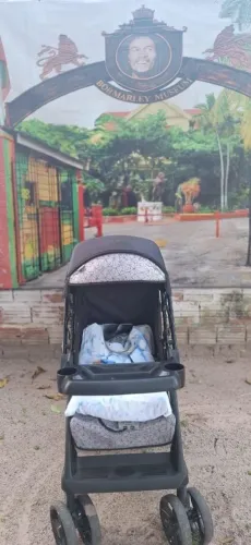 Carrinho de bebê dobrável