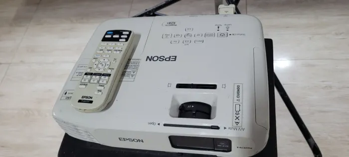 Projetor e Telão