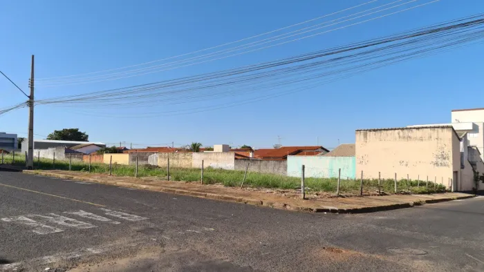 Pampulha, Terreno de Esquina com 1.200m², Ideal para Prédio