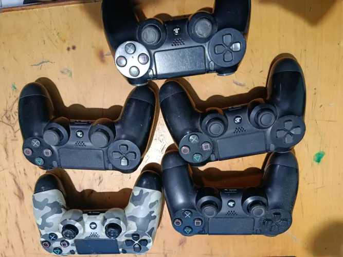 Lote controles ps4 original com defeito faço envio para todo o Brasil pela Olx pay