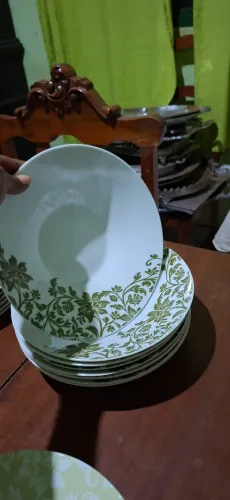 Aparelho de jantar belíssimo e chà