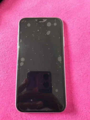 iPhone XR Branco ( com camera quebrada )