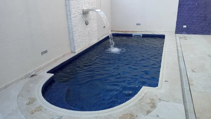 Piscina em vini e fibra 