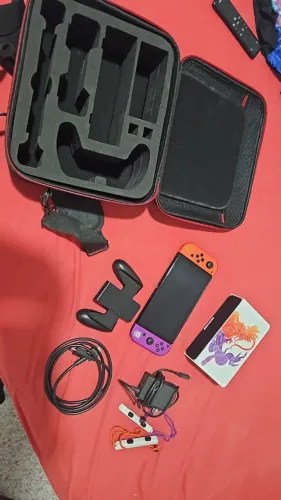 Nintendo Switch OLED Pokemon