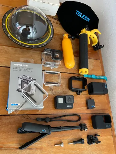 GoPro Hero 7 Black Vários Acessórios Originais GoPro + Dome Telesin + Caixa Estanque