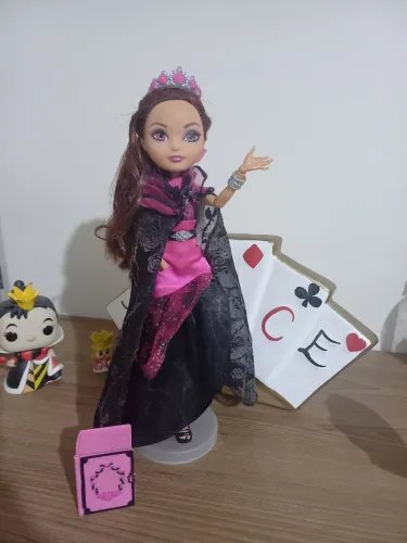 Boneca Briar Beauty Dia do Legado Ever After High