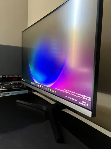 Monitor Samsung UHD 4K UR55 28'