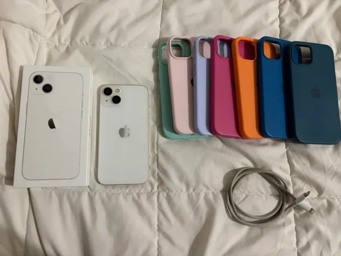 IPhone 13 Branco 128GB - Completo + Acessórios