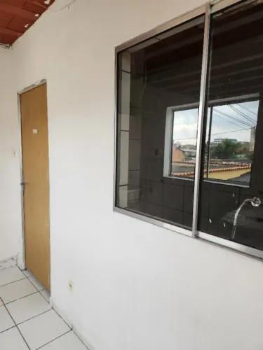 Apartamento 1 quarto, banheiro, sala e cozinha conjugadas, área de lavanderia