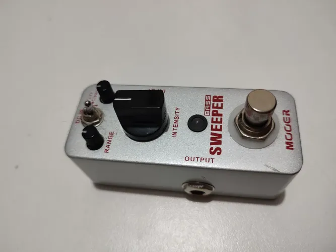 Pedal Baixo Mooer Bass Sweeper Envelope Filter Contrabaixo