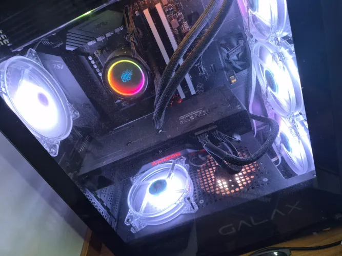 Setup Gamer Completo High-End: Ryzen 7 5700X3D + RX 6750 XT 12GB + 32GB RAM.