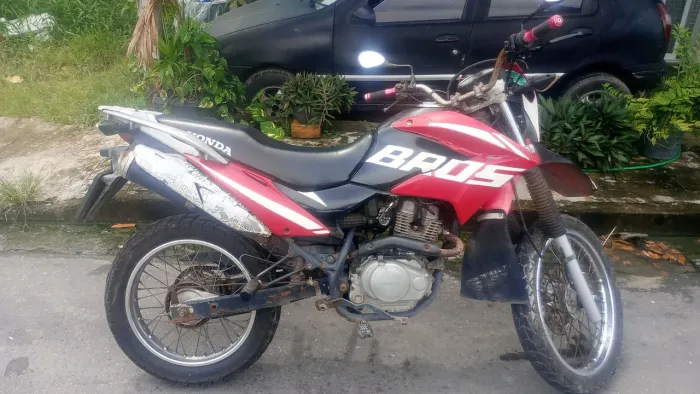 Bros 2013 funcionando IPVA em dia 9 mil  interesse?ado ZAP *
