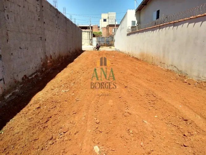 Terreno Com Alicerce na Zona Norte