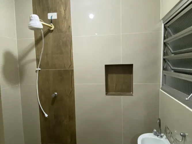 Alugo casa no bairro da Mooca, em rua tranquila, sem saída