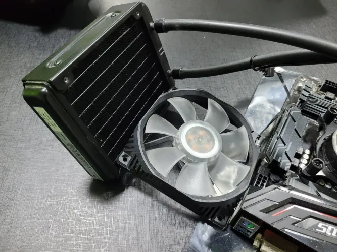 Kit Intel i5-9600K + Gigabyte Aorus Z370M Gaming + Water Cooler Inter TS13X
