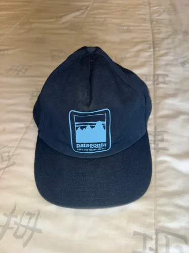 Boné Patagonia Preto Patch Azul Aba Curva
