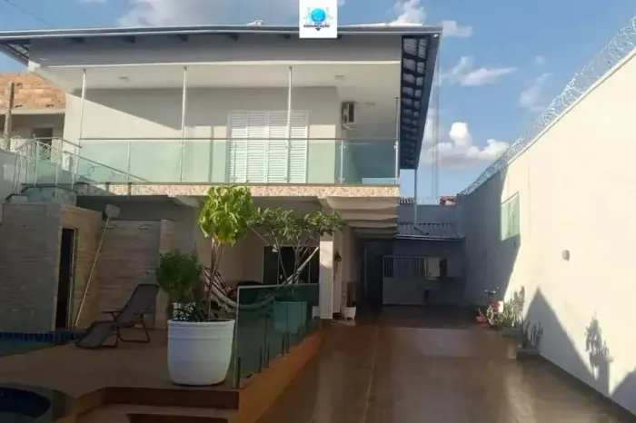 Sobrado de Alto Padrão com Piscina e Sauna - Setor Parque Tremendão | Goiânia/GO