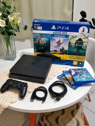 Ps4, 1T, 2 controles, slim + jogos mídias digitais