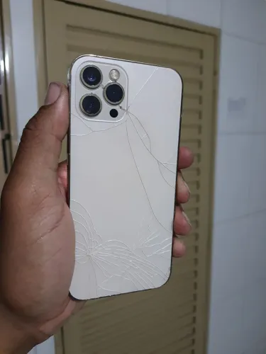 Iphone 12 pro 128gb com detalhes