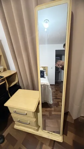 Vendo Penteadeira com espelho