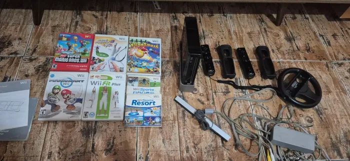 Nintendo Wii + Balance + Controles + 5 jogos