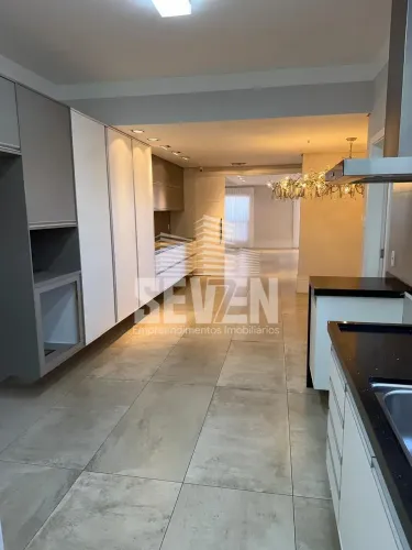 Apartamento com 3 Suítes no Residencial Albatroz Bauru Closet