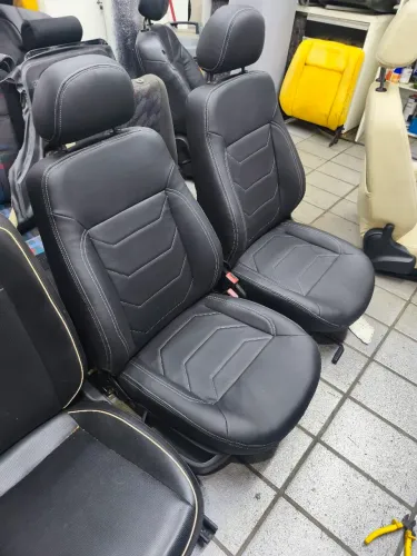 Par bancos Saveiro personalizado preto costuras especiais