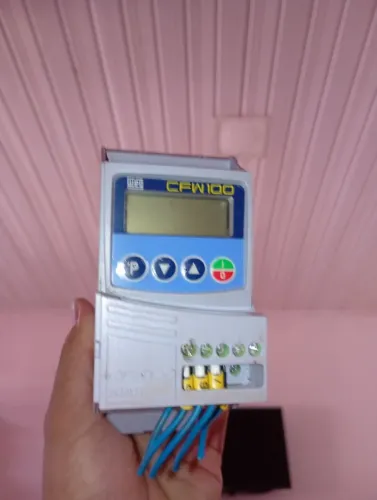 Vende se Inversor WEG 200/240VAC CFW100